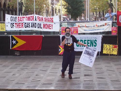 Digger rallies for T...